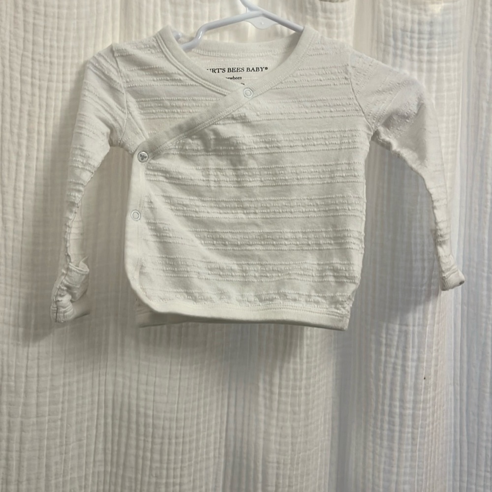 Burt’s bees white newborn smock shirt